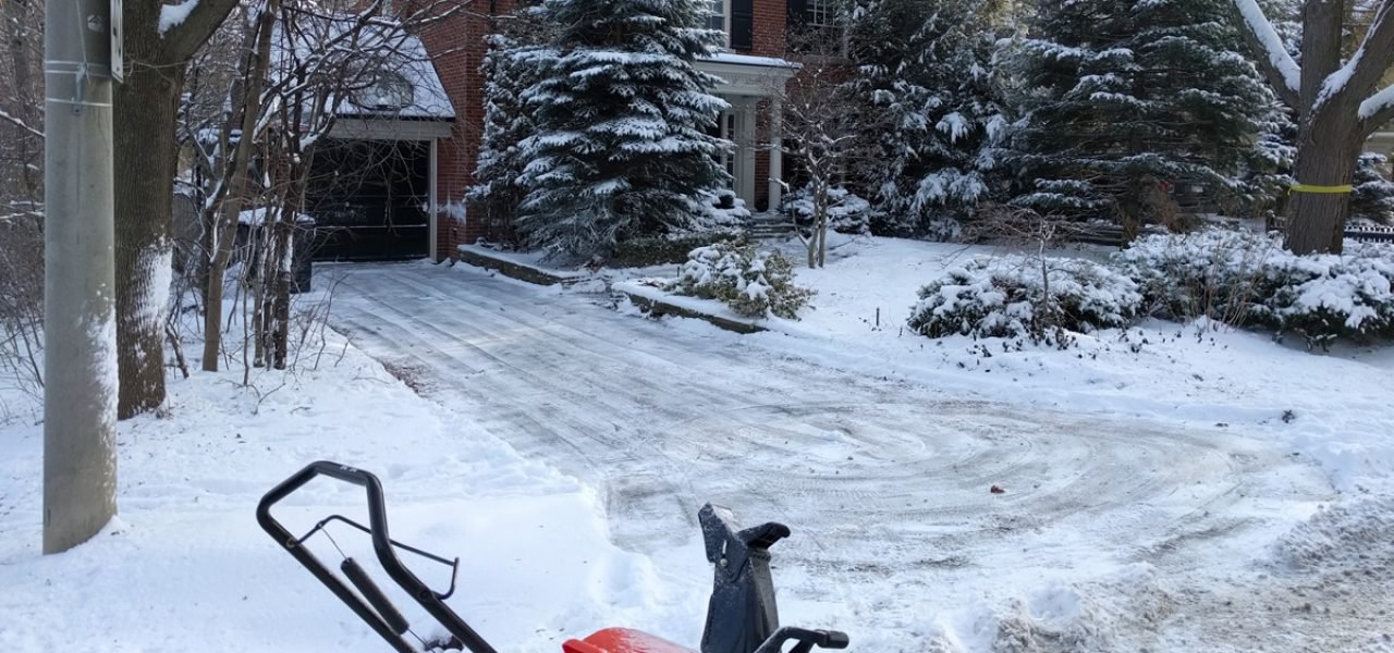 Snow-shoveling-and-snow-removal-at-a-client-house-in-Chaplin-Estates